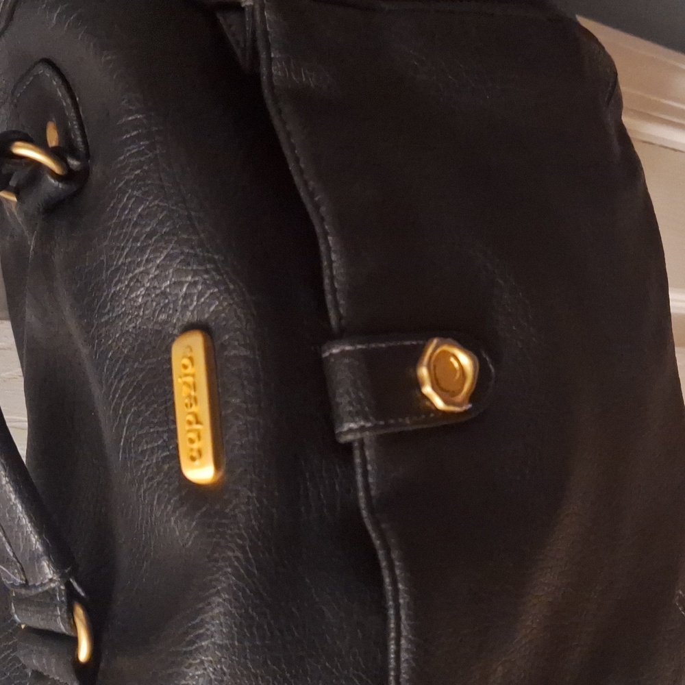 Black Leather Shoulder Bag By Capezio - Picture 3 of 16